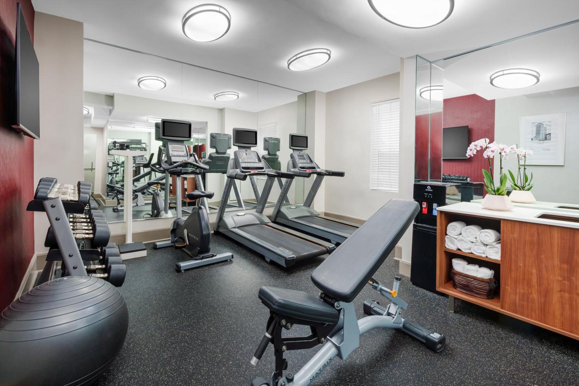 Holiday Inn Express Chicago - Magnificent Mile By Ihg Екстер'єр фото