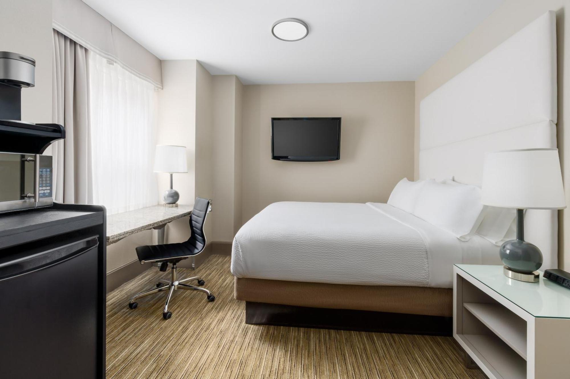 Holiday Inn Express Chicago - Magnificent Mile By Ihg Екстер'єр фото
