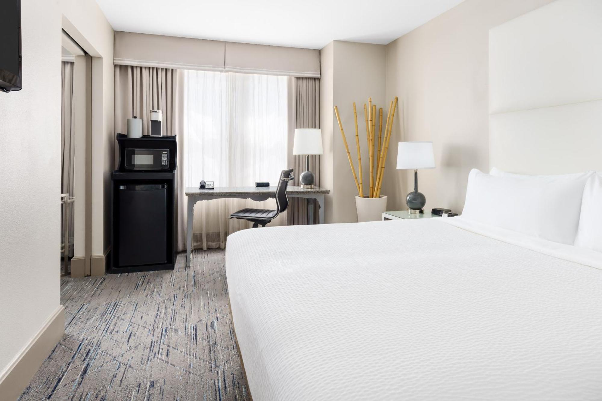 Holiday Inn Express Chicago - Magnificent Mile By Ihg Екстер'єр фото