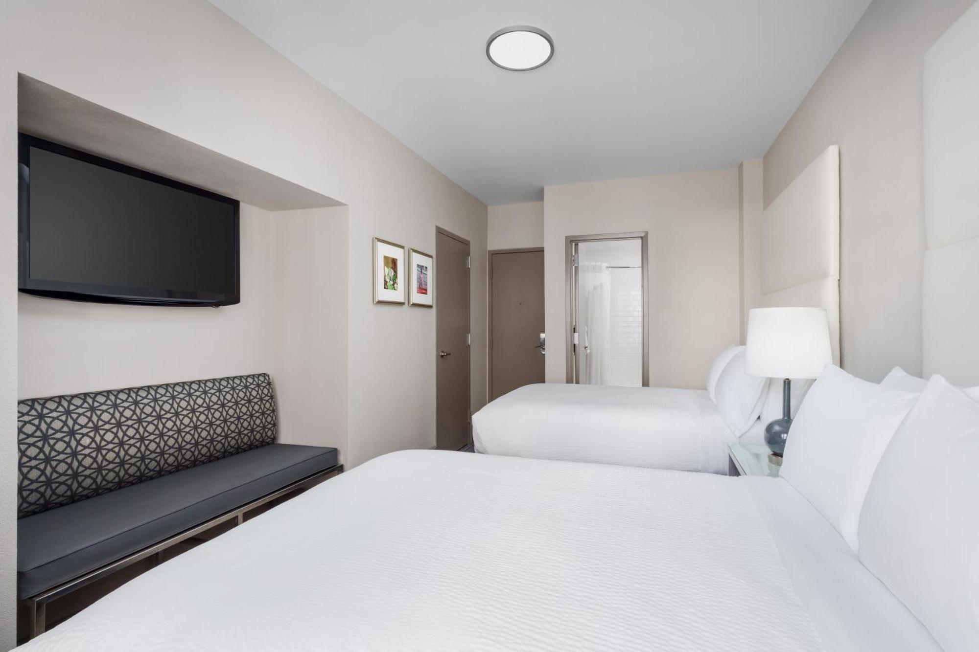 Holiday Inn Express Chicago - Magnificent Mile By Ihg Екстер'єр фото