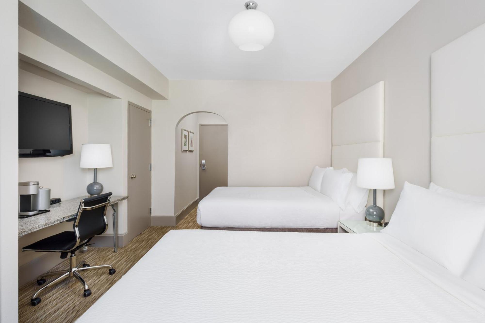 Holiday Inn Express Chicago - Magnificent Mile By Ihg Екстер'єр фото