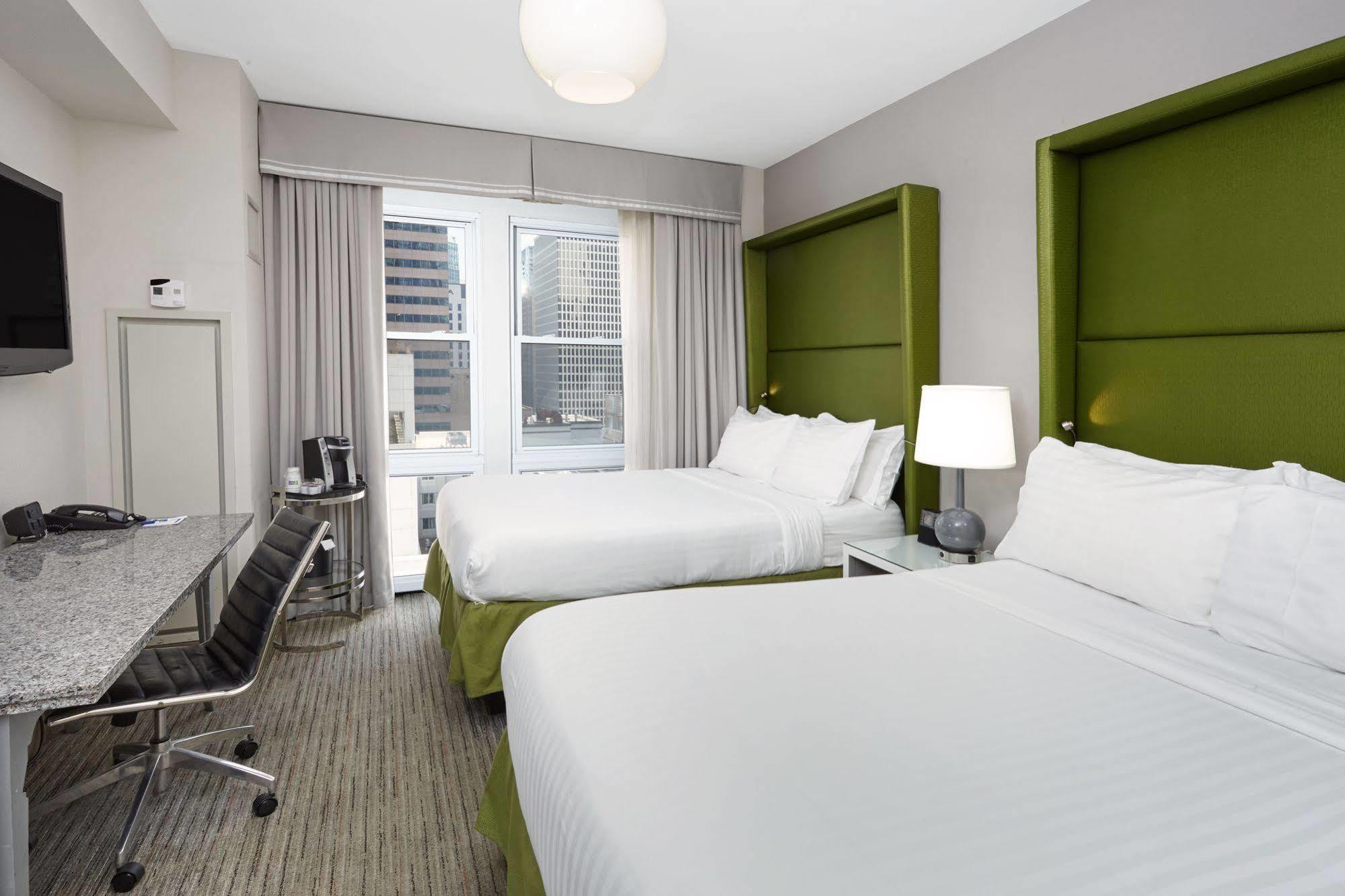 Holiday Inn Express Chicago - Magnificent Mile By Ihg Екстер'єр фото