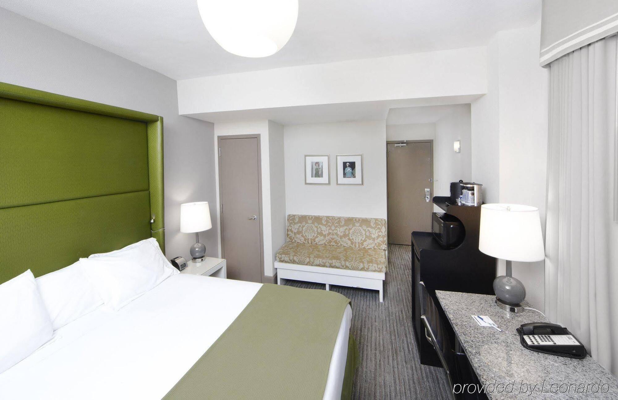 Holiday Inn Express Chicago - Magnificent Mile By Ihg Екстер'єр фото