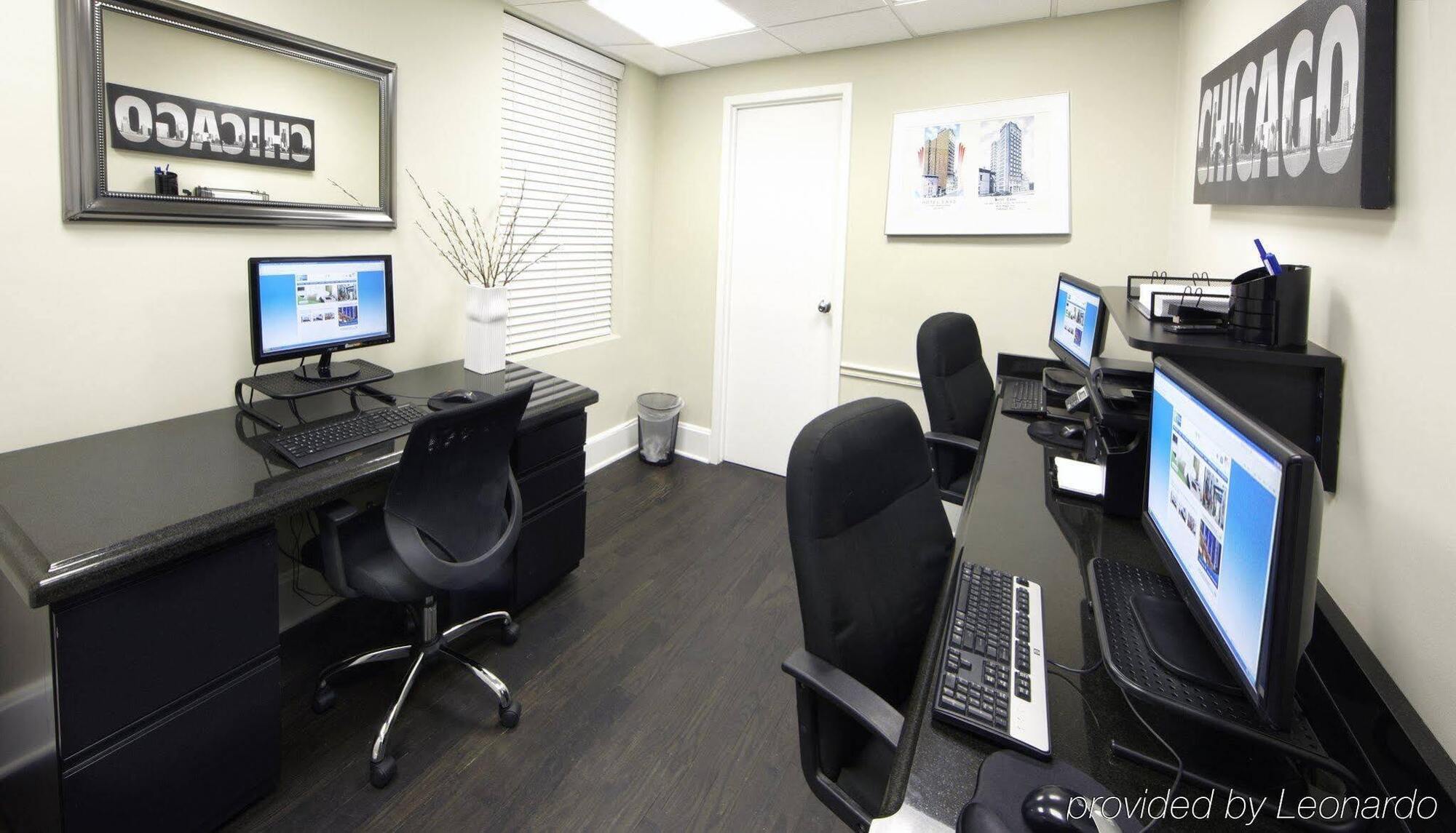Holiday Inn Express Chicago - Magnificent Mile By Ihg Екстер'єр фото